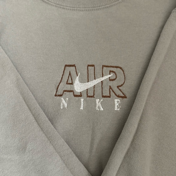 Nike Air Embroidered Crew Neck - Picture 3 of 4